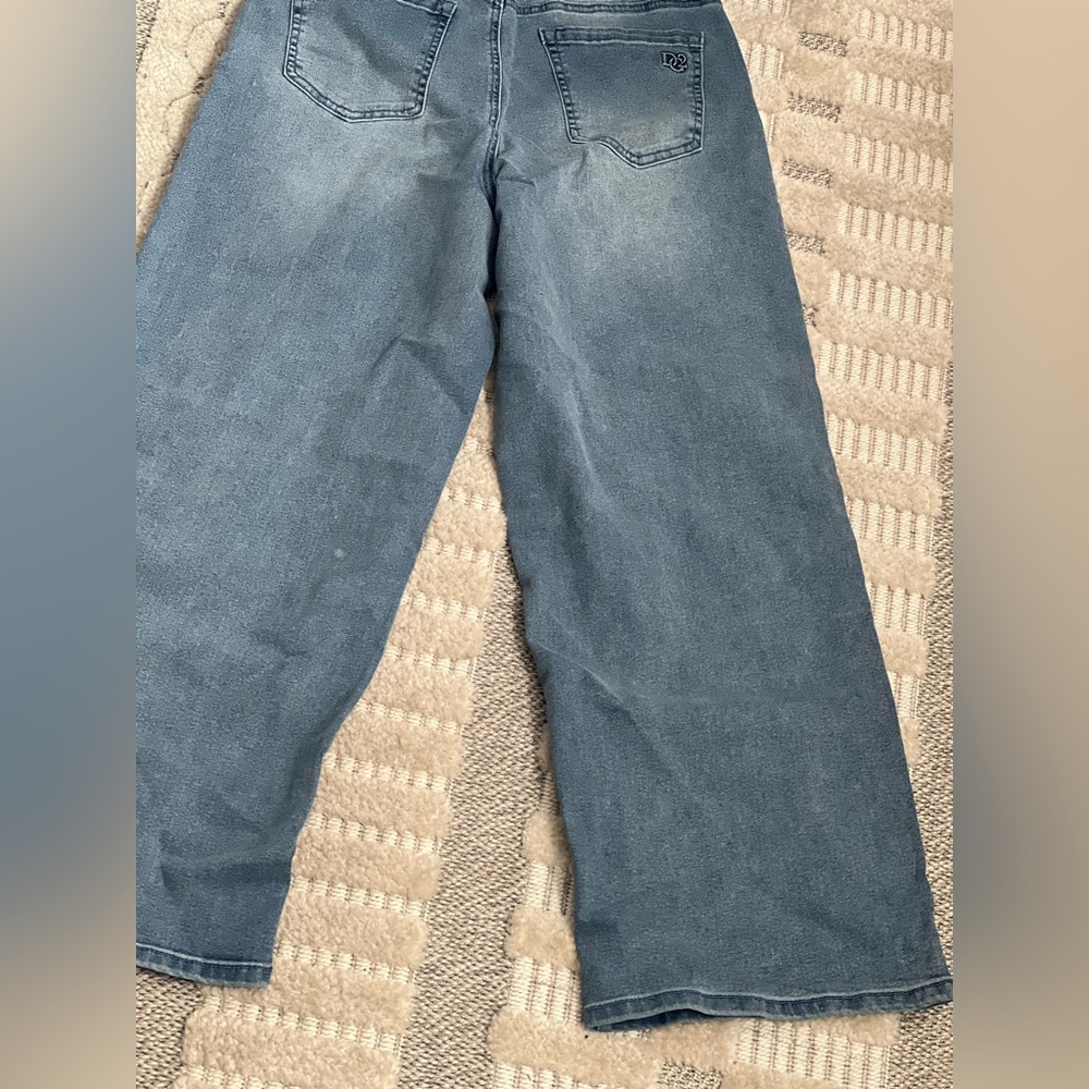 NWTS DG2 by Diane Gilman Any 3/$28 w/$4.99 ship  Floral Embroidered Cropped Jean - Picture 11 of 15
